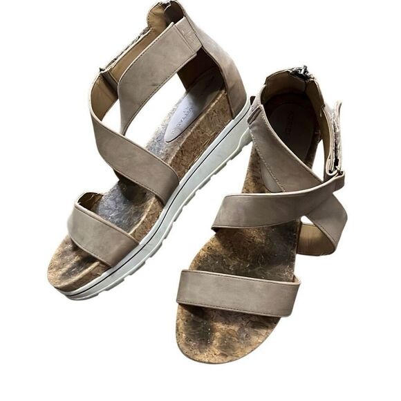 Adrienne Vittadini Sandals ww - Picture 2 of 4